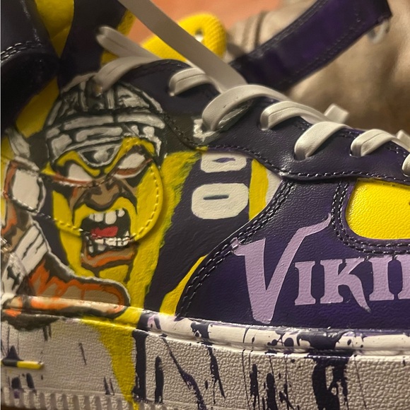 CUSTOM HAND PAINTED “ SKOL AF1s “ sneakers Men’s 9.5 - Picture 2 of 13